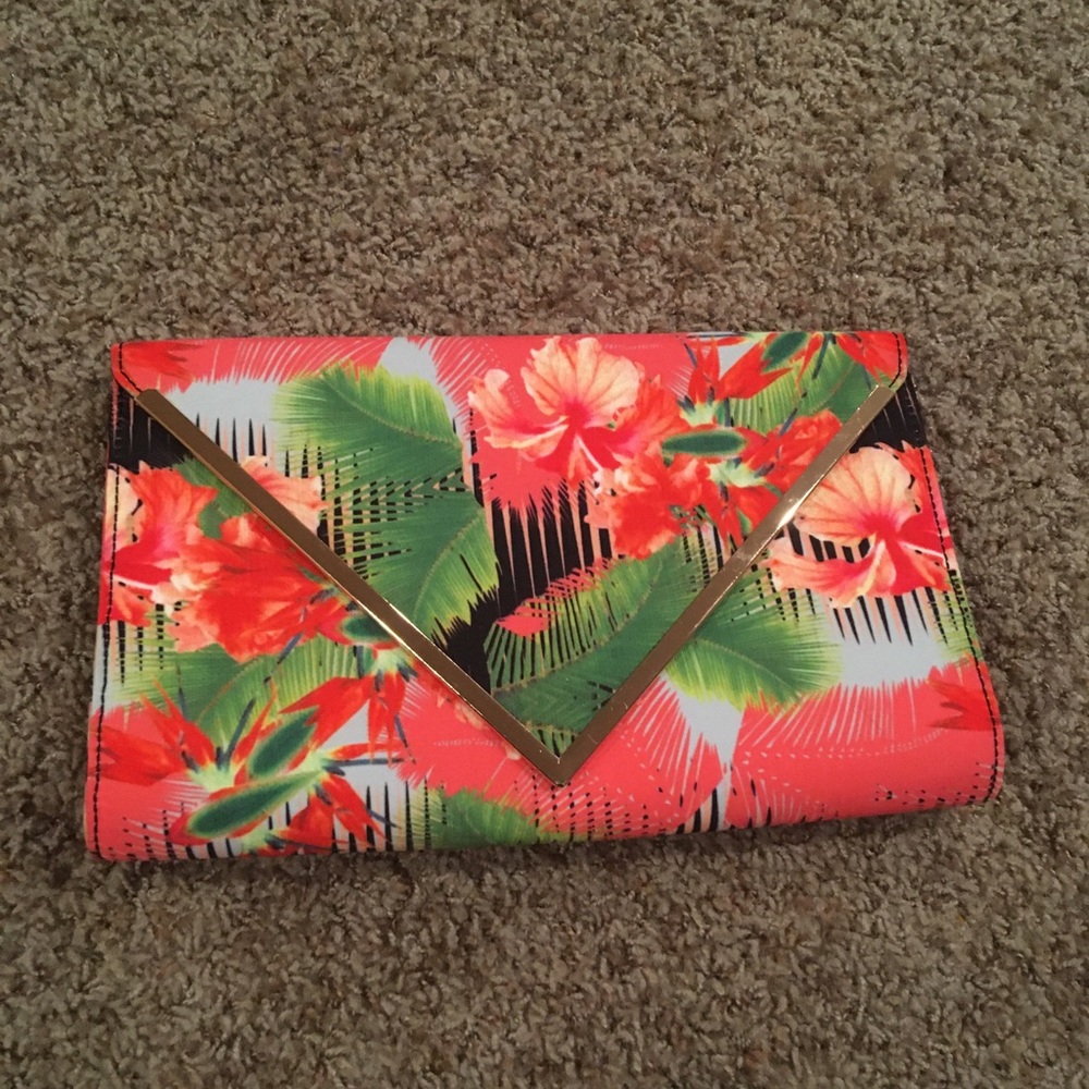 ALDO Clutch